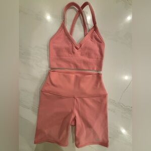 ALO Yoga cross back sport bra size small, high waist short size xxs